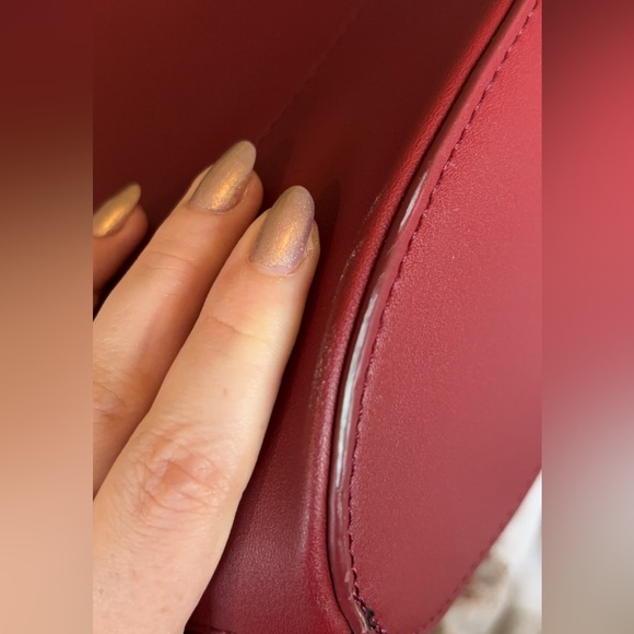 Crown & Ivy Bucket Crossbody Purse - Picture 5 of 5